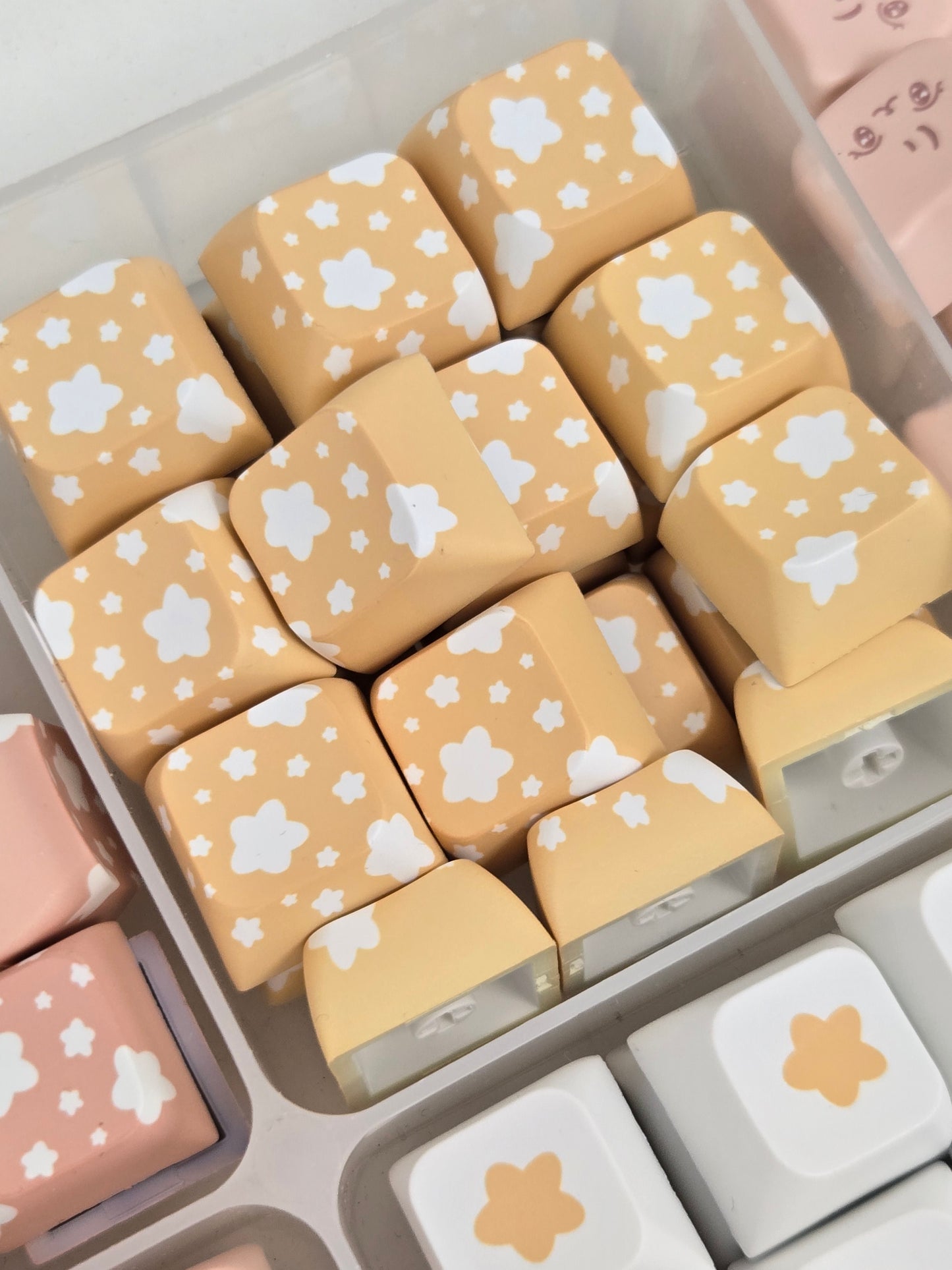 Frizzy Keycaps 4-Base