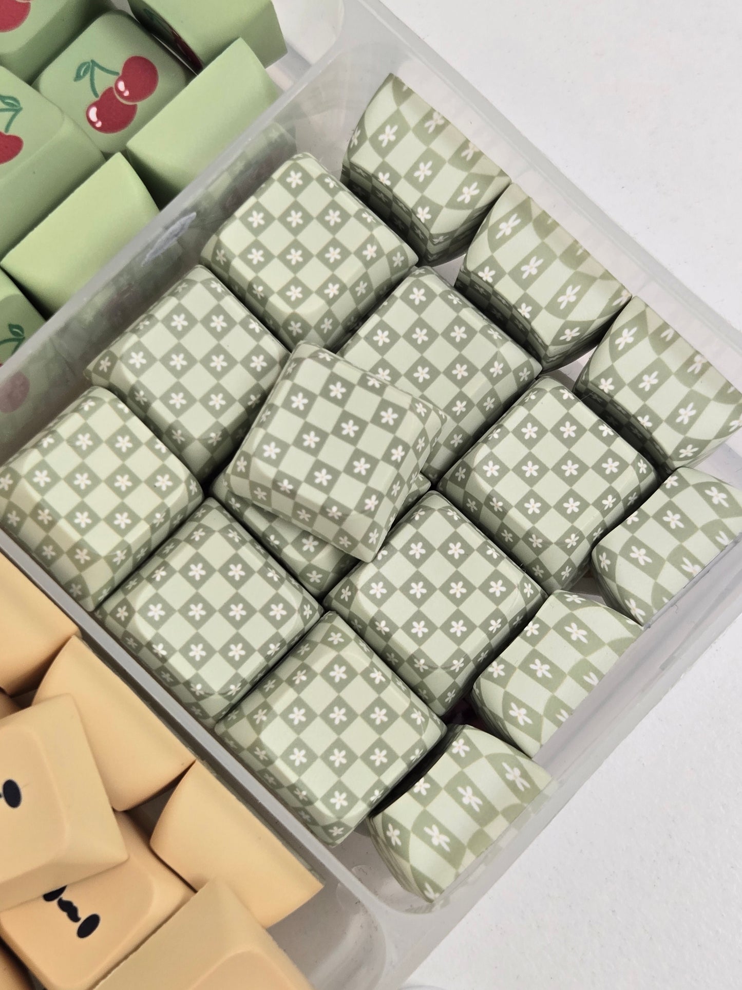Frizzy Keycaps 4-Base