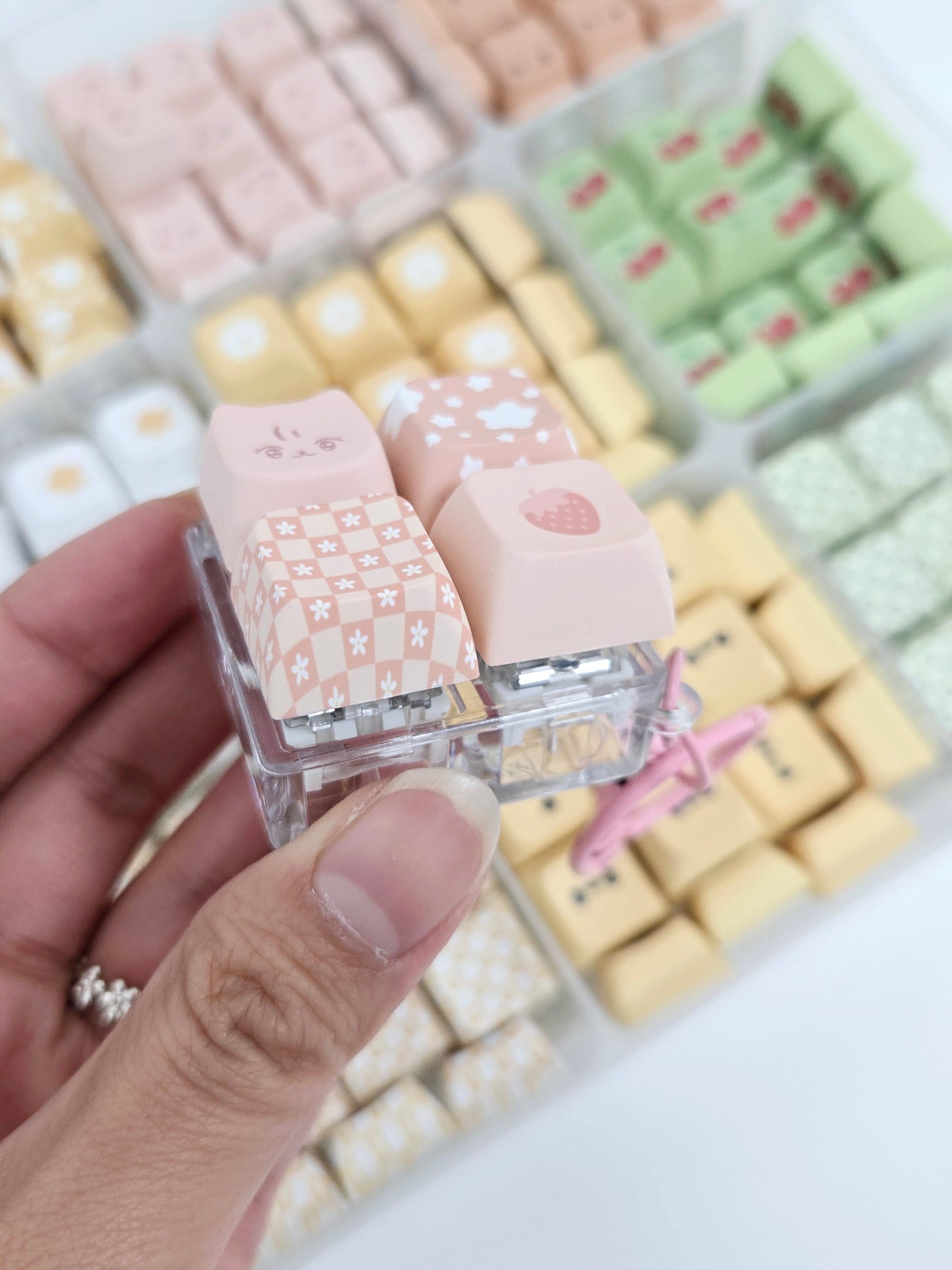 Frizzy Keycaps 4-Base