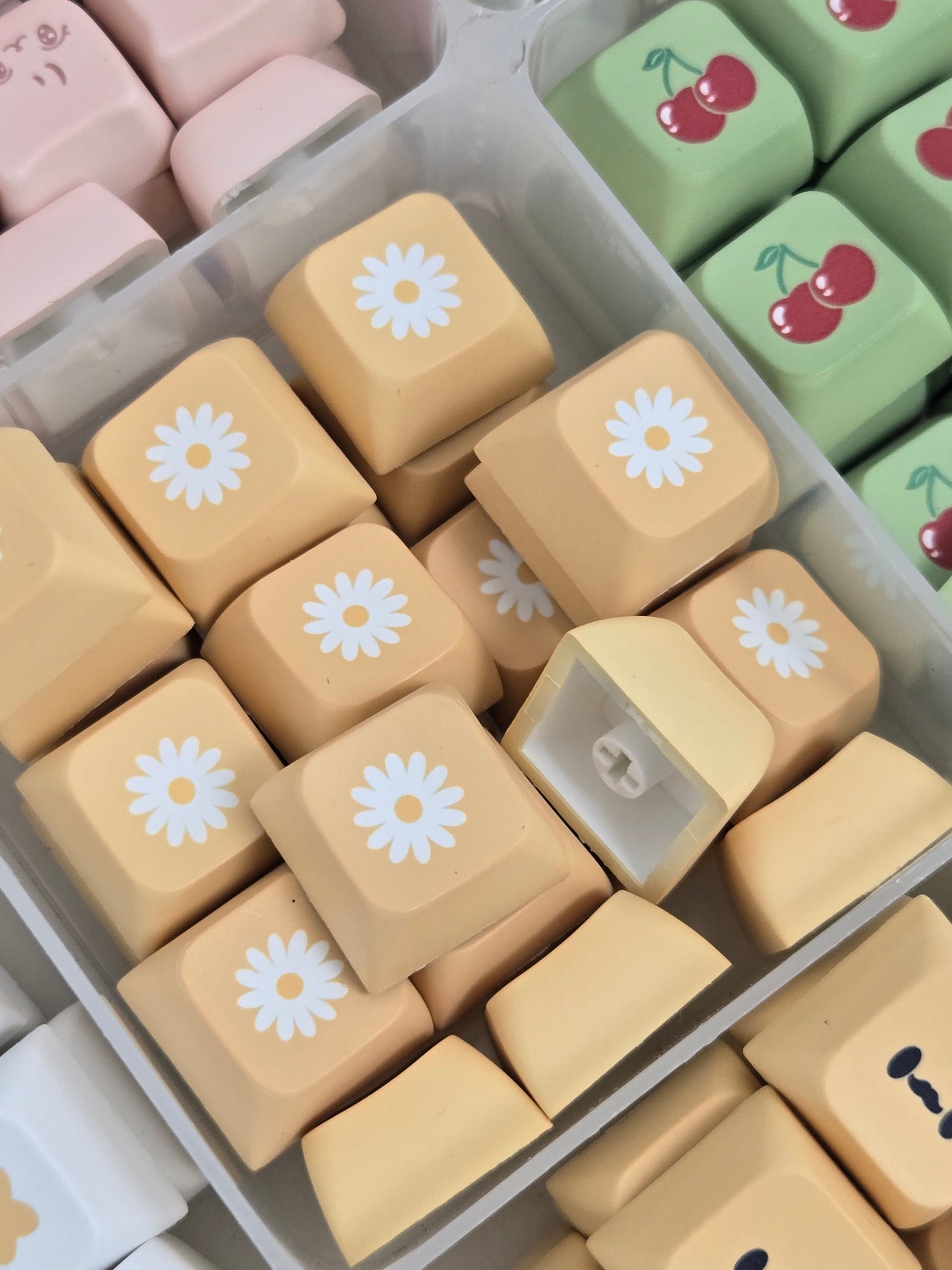 Frizzy Keycaps 4-Base