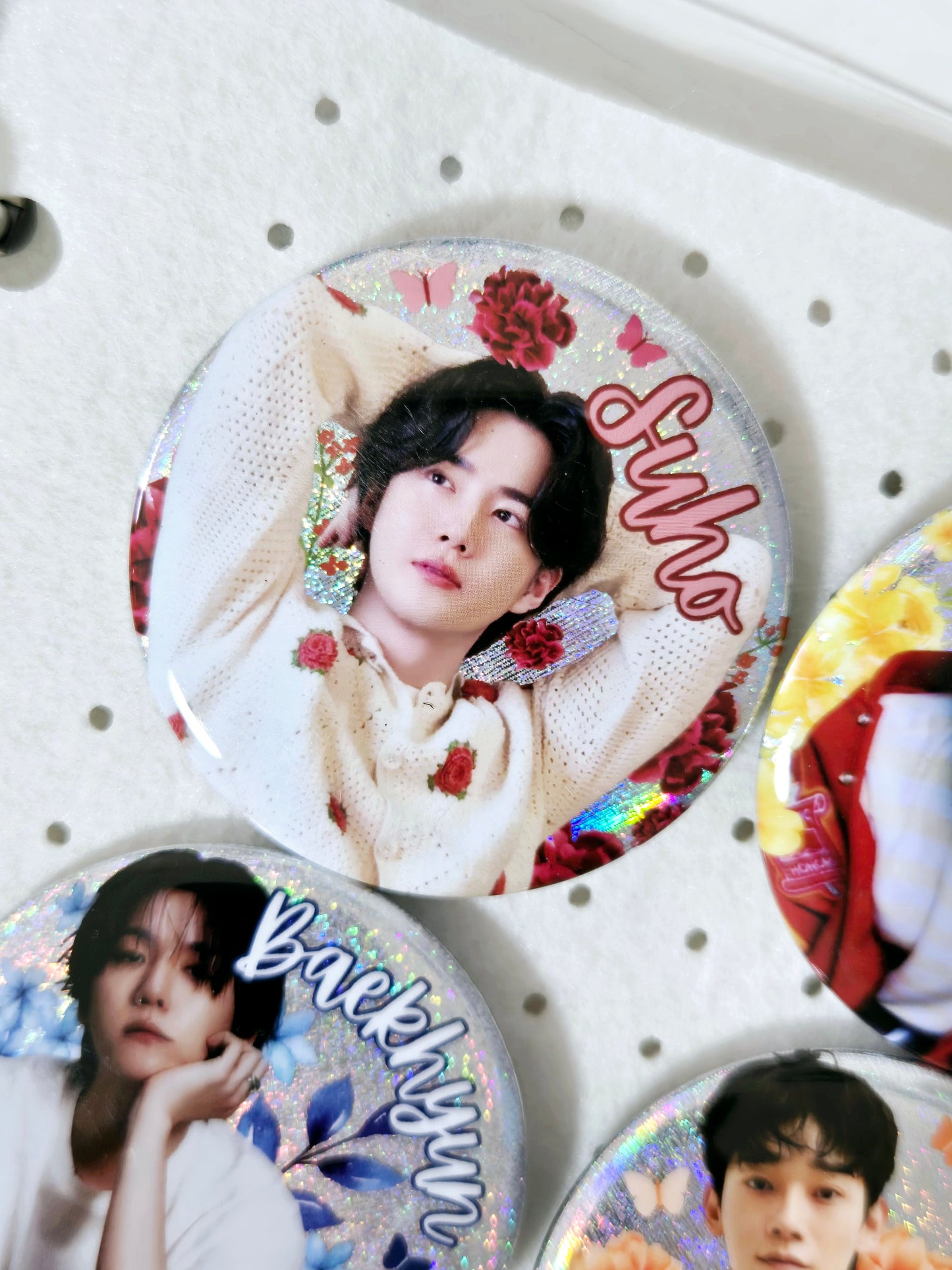 EXO Large Badges