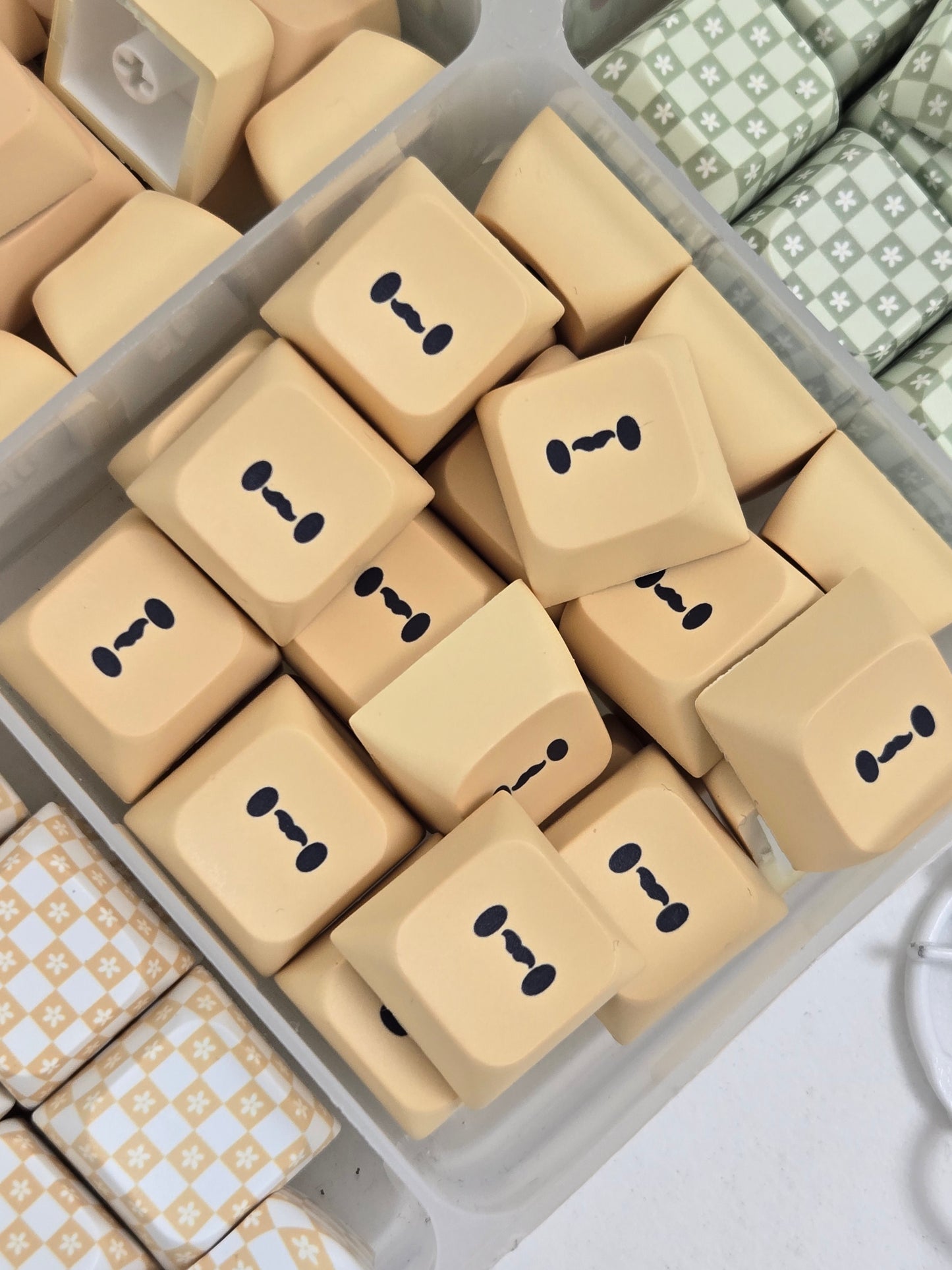 Frizzy Keycaps 4-Base