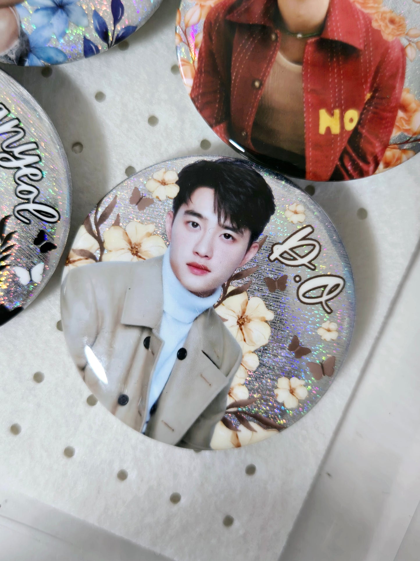 EXO Large Badges