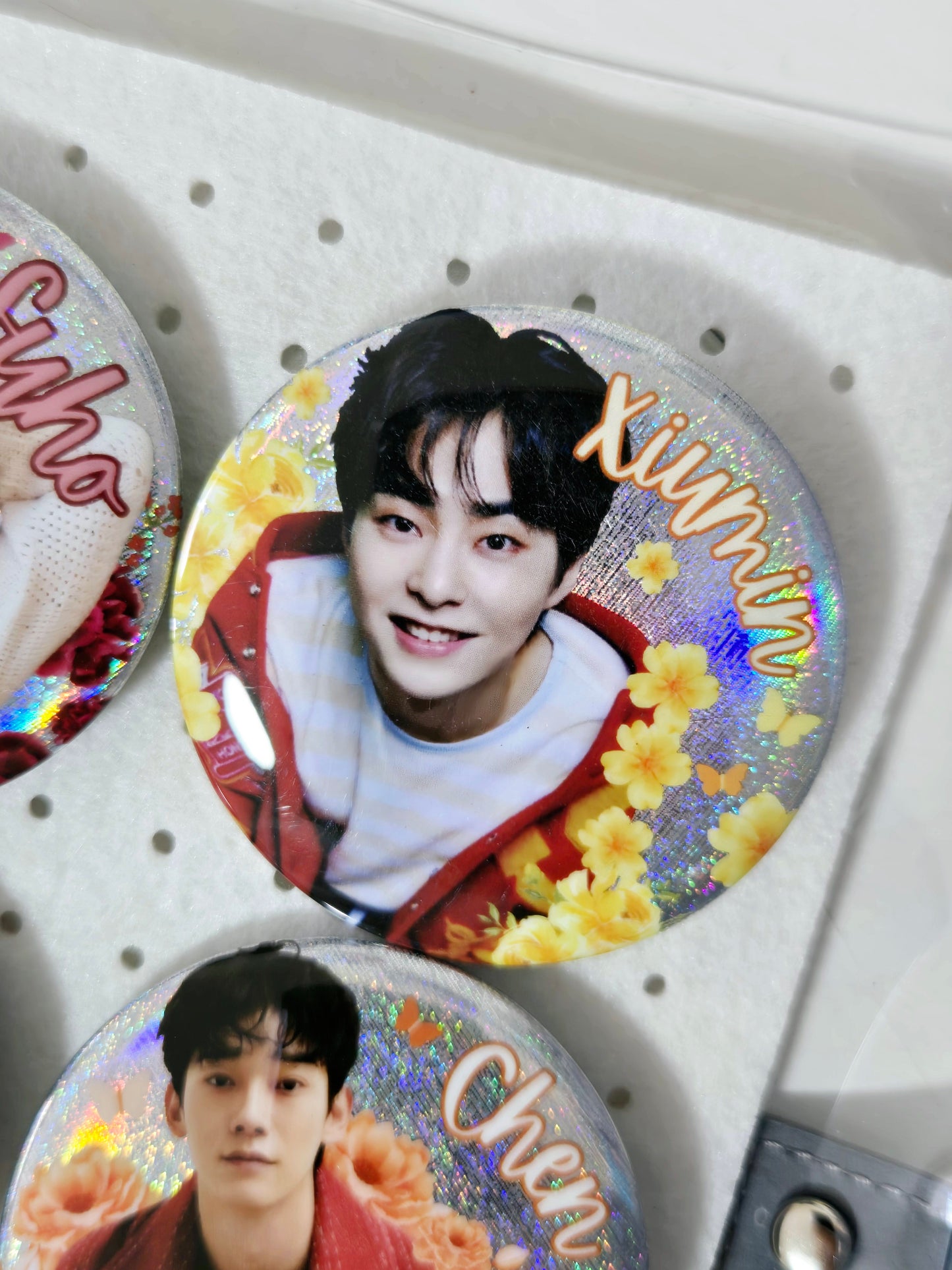 EXO Large Badges