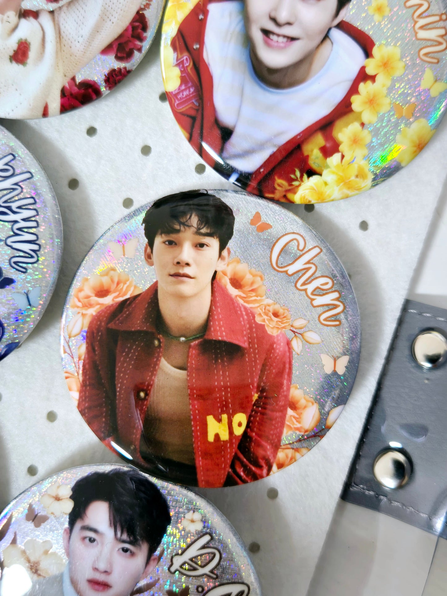 EXO Large Badges