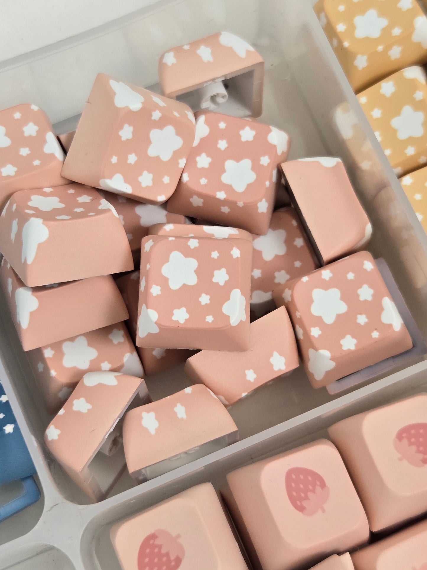 Frizzy Keycaps 4-Base